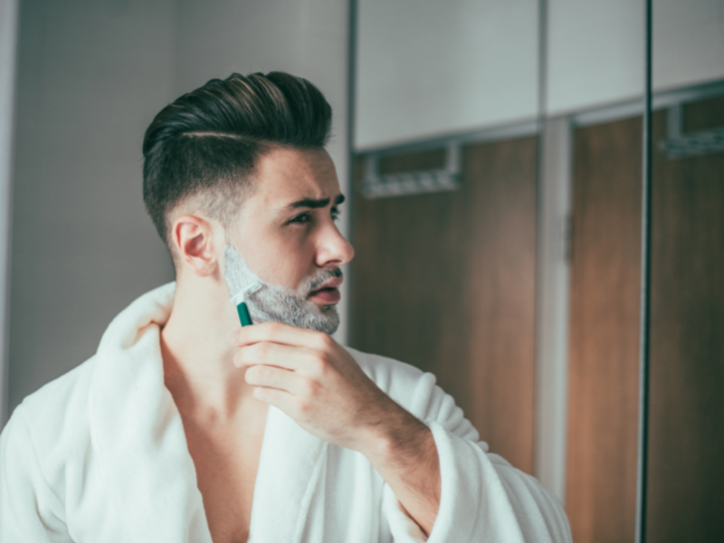 正しい髭剃りの方法は？髭剃りの最適なタイミングを紹介！